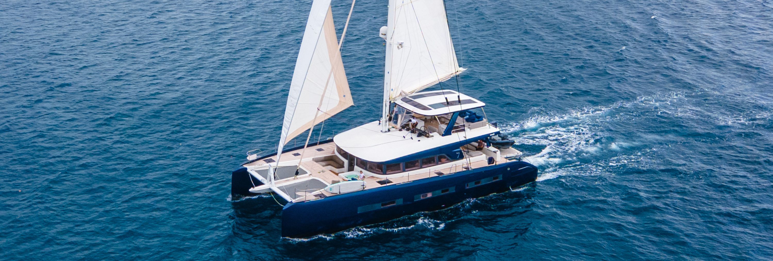 MANE ET NOCTE: Lagoon 77 for Charter