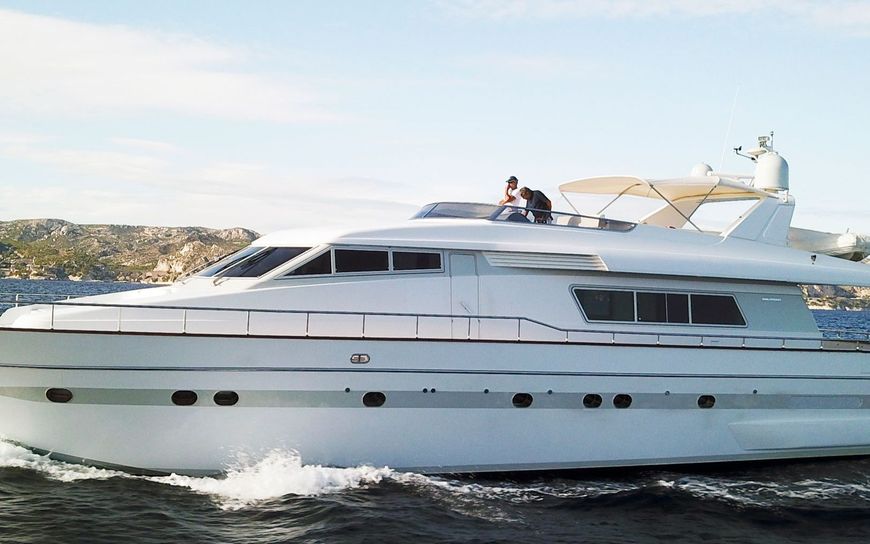 M/Y OLA September Discount