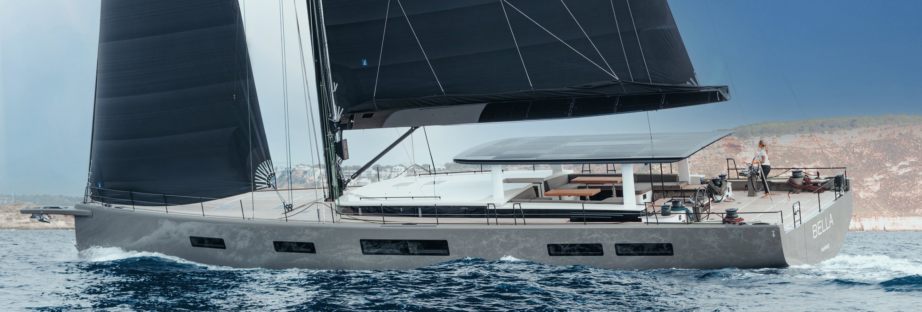 The Y9 built by the YYACHTS shipyard wins the Design & Innovation Award